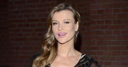 Joanna Krupa urodziła. Chwali się zdjęciem: "Mała córeczka tatusia"