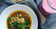Chińska zupa pełna smaku i aromatu