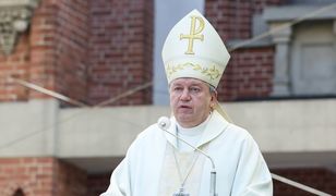 Arcybiskup apeluje o pomoc frankowiczom i wolne niedziele w handlu