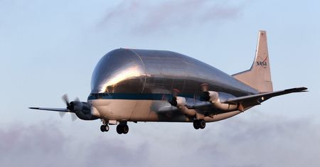 NASA znów skorzystała z Super Guppy. Samolot zabrał kapsułę Orion do Ohio [Zobacz wideo]