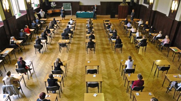 Matura 2020 na razie odbędzie się w terminie