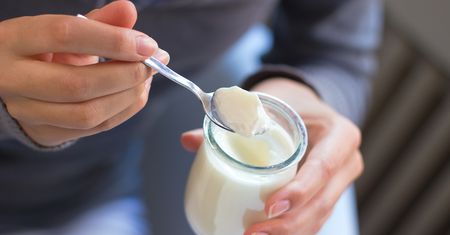 Pięć pomysłów na jogurt. Wygoń nudę z kuchni