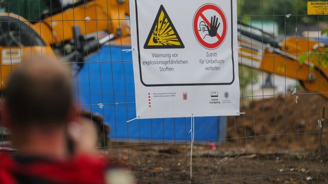 Bomba znajduje się na terenie kampusu w dzielnicy Westend