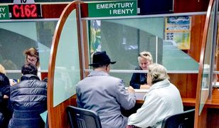 4 grosze emerytury na miesiąc. Coraz więcej Polaków pracuje na śmieciówkach