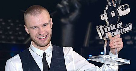 TYLKO U NAS! Zwycięzca "The Voice" nowym jurorem wielkiego telewizyjnego hitu! Mateusz Grędziński powraca!