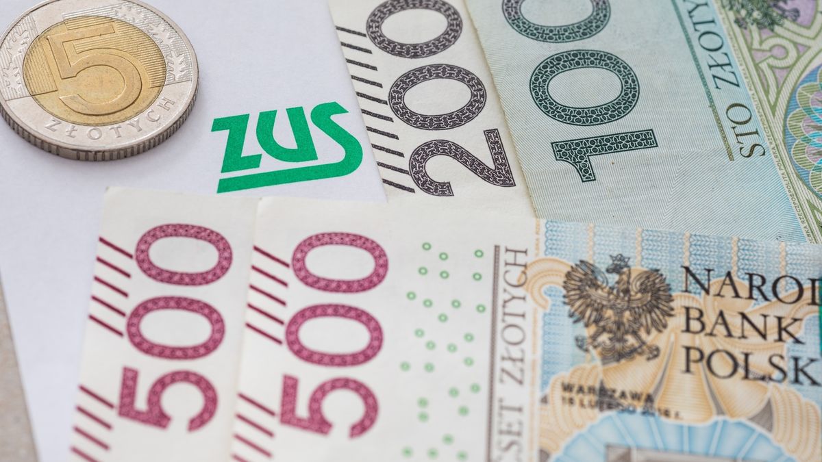 Emerytury 2019. Od 1 marca waloryzacja. ZUS zwróci też nadpłatę podatku. W 2019 roku również 13. emerytura. Sprawdź, o ile więcej pieniędzy z dostaną emeryci po podwyżce