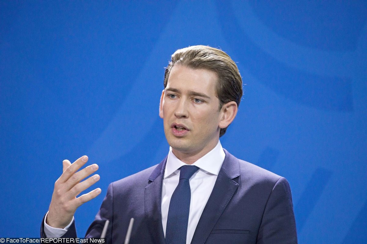 Kanclerz Austrii chce zawracać imigrantów do Afryki. "Trzeba zabezpieczyć granice"