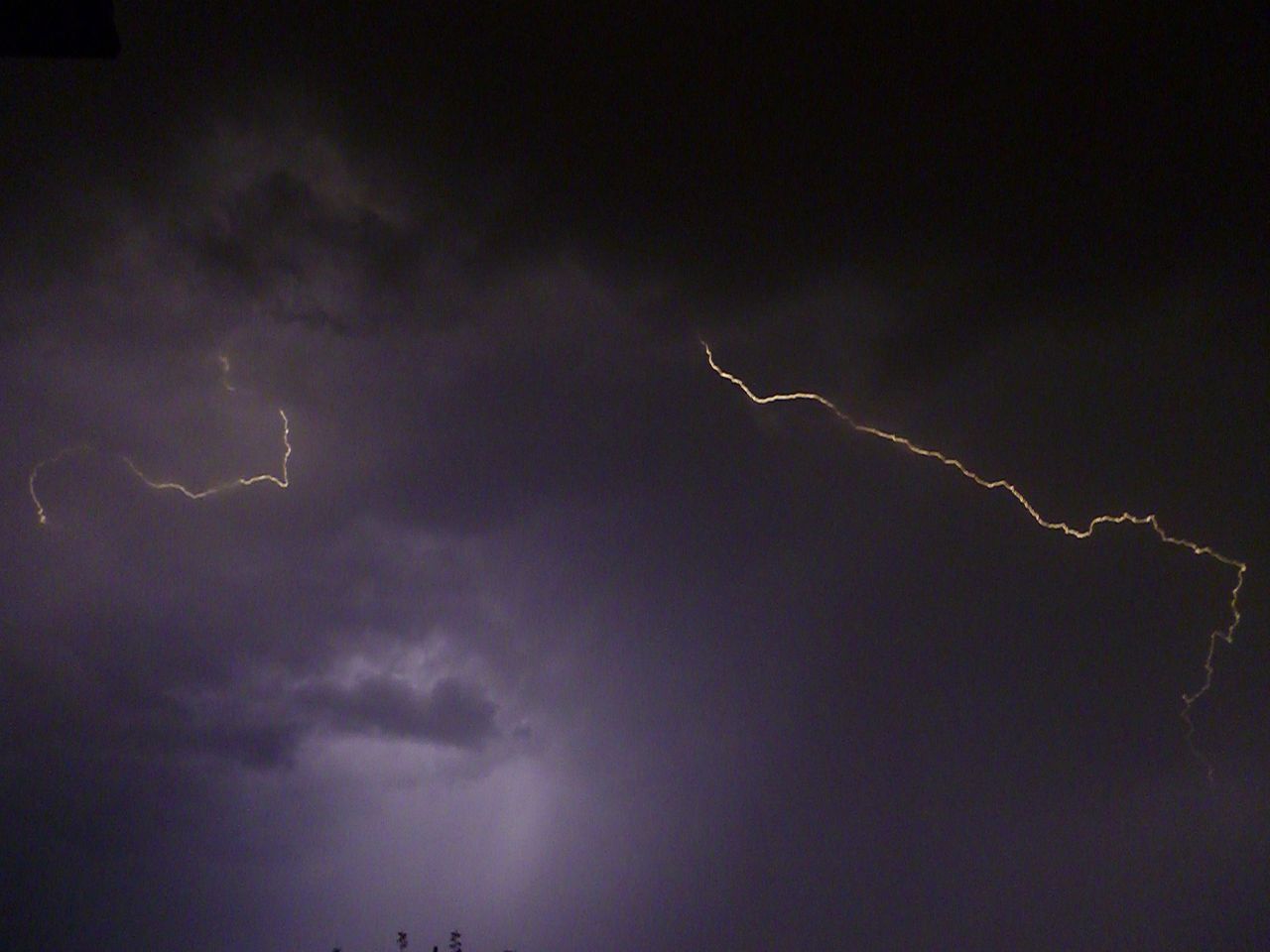 Pogoda na dziś. Upał w centrum i na południu. Uwaga na liczne burze. Prognoza pogody na 21.07.2019