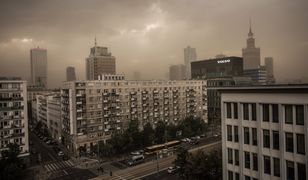 Apokaliptyczne zdjęcia ze stolicy. Tumany pyłu nad Warszawą