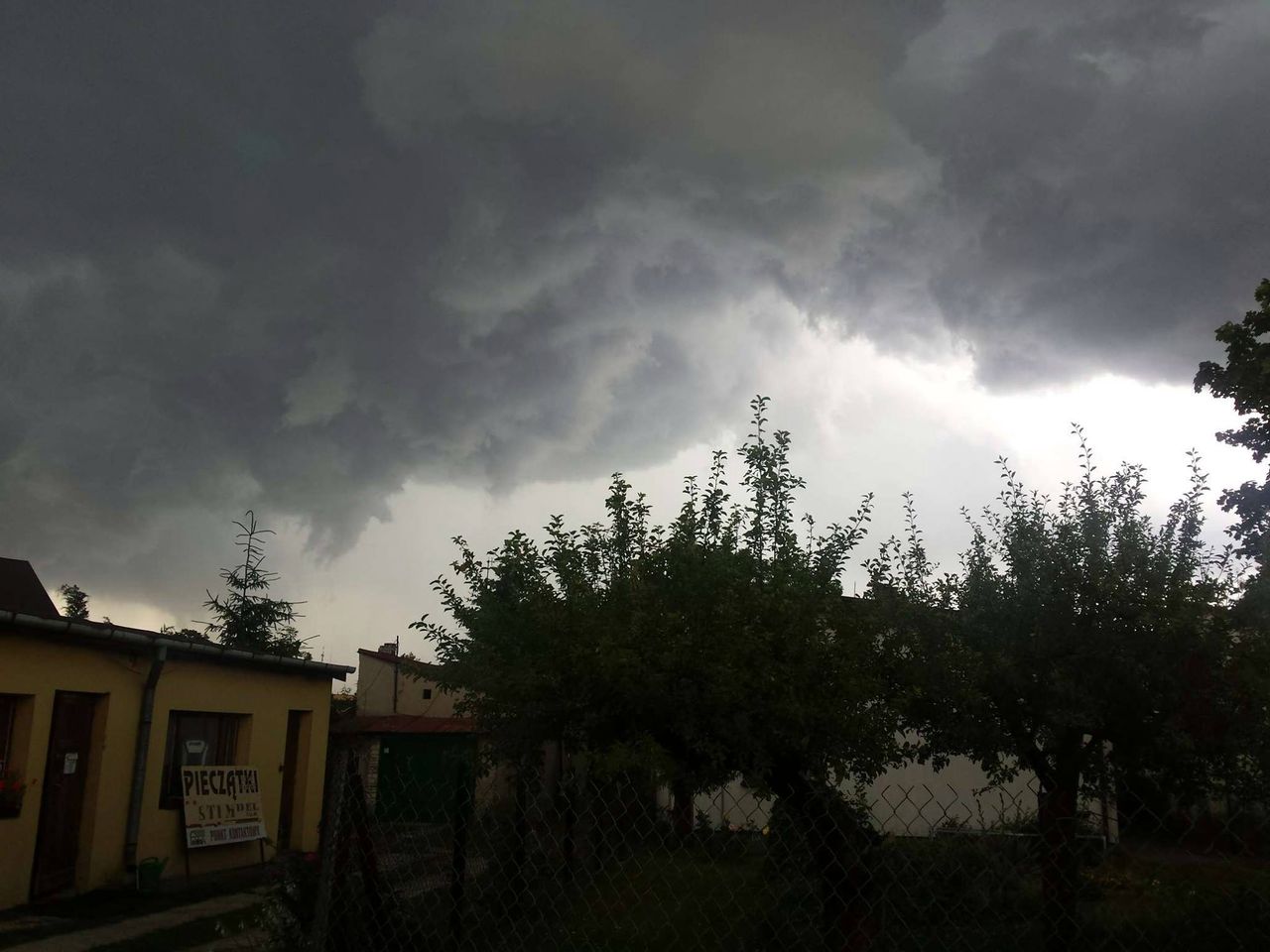 To mogą być ostatnie burze w tym roku. Uwaga, będą gwałtowne