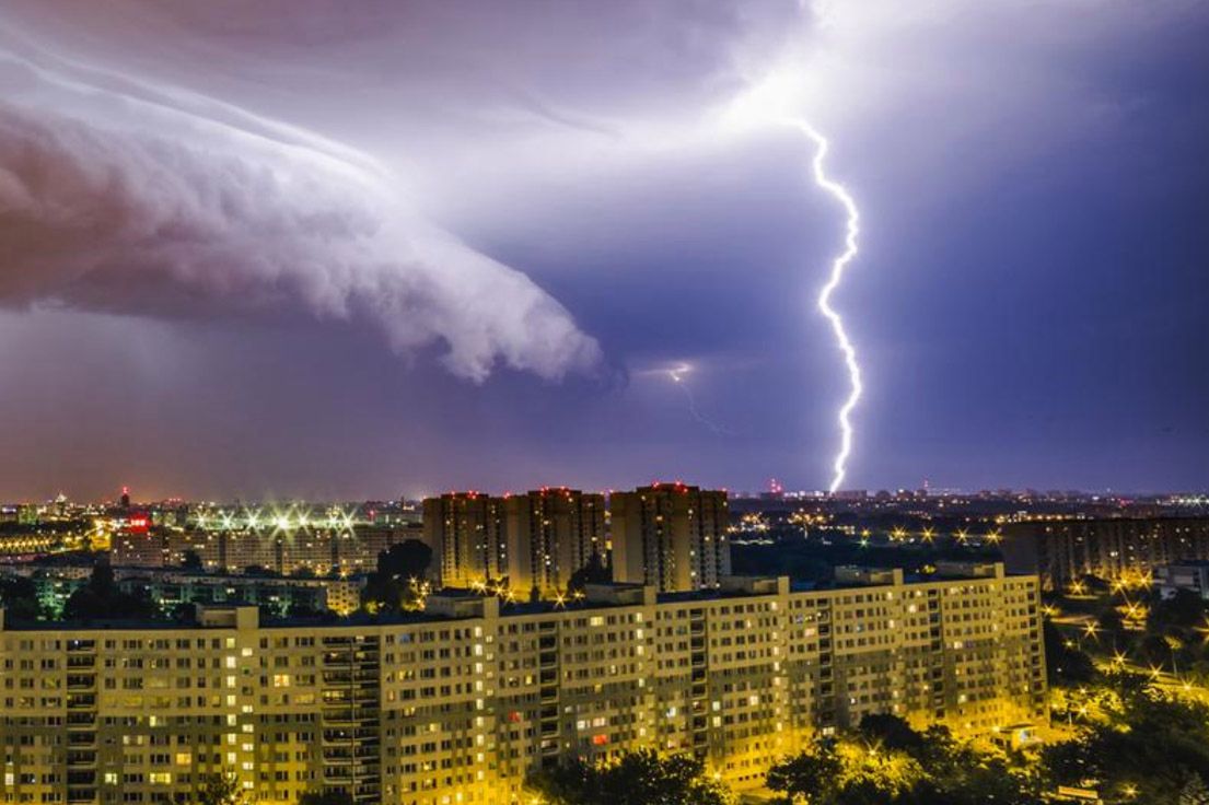 Będzie ciepło i burzowo. Sprawdź, gdzie przyda się parasol