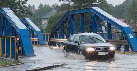 Setki interwencji strażaków po burzach. Na tym nie koniec