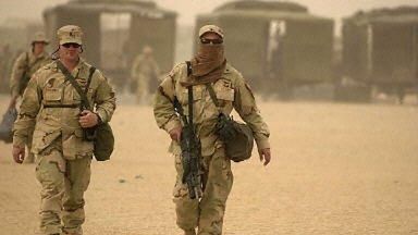 Pustynna burza w amerykańskim obozie