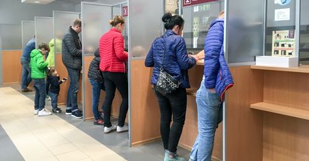 Etat w urzędzie mało kogo kusi. Brakuje chętnych do pracy