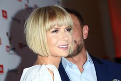 Ciężarna Edyta Pazura pozuje w stroju kąpielowym. Jaka giętka!