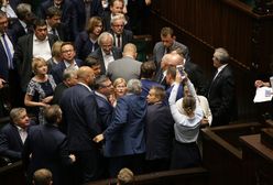 Pobicie posłów PiS? Śledczy sprawdzają awanturę w Sejmie