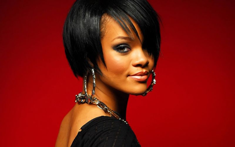Rihanna w odsłonie fryzury bob 