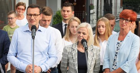 Trzynastki dla emerytów co rok. Premier kusi wyborców