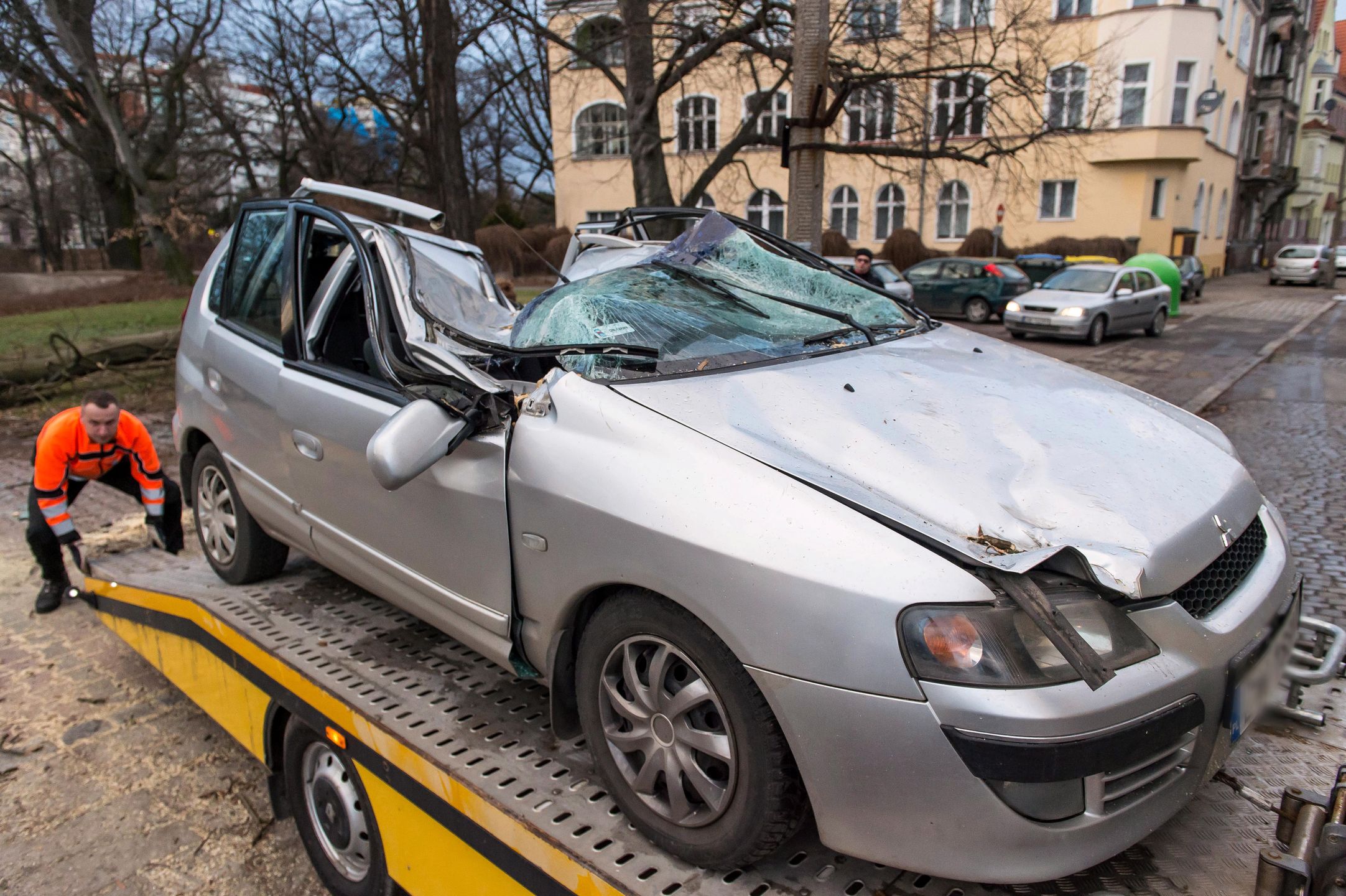 Uwaga na groźne wichury. W Wielkopolsce zginął mężczyzna