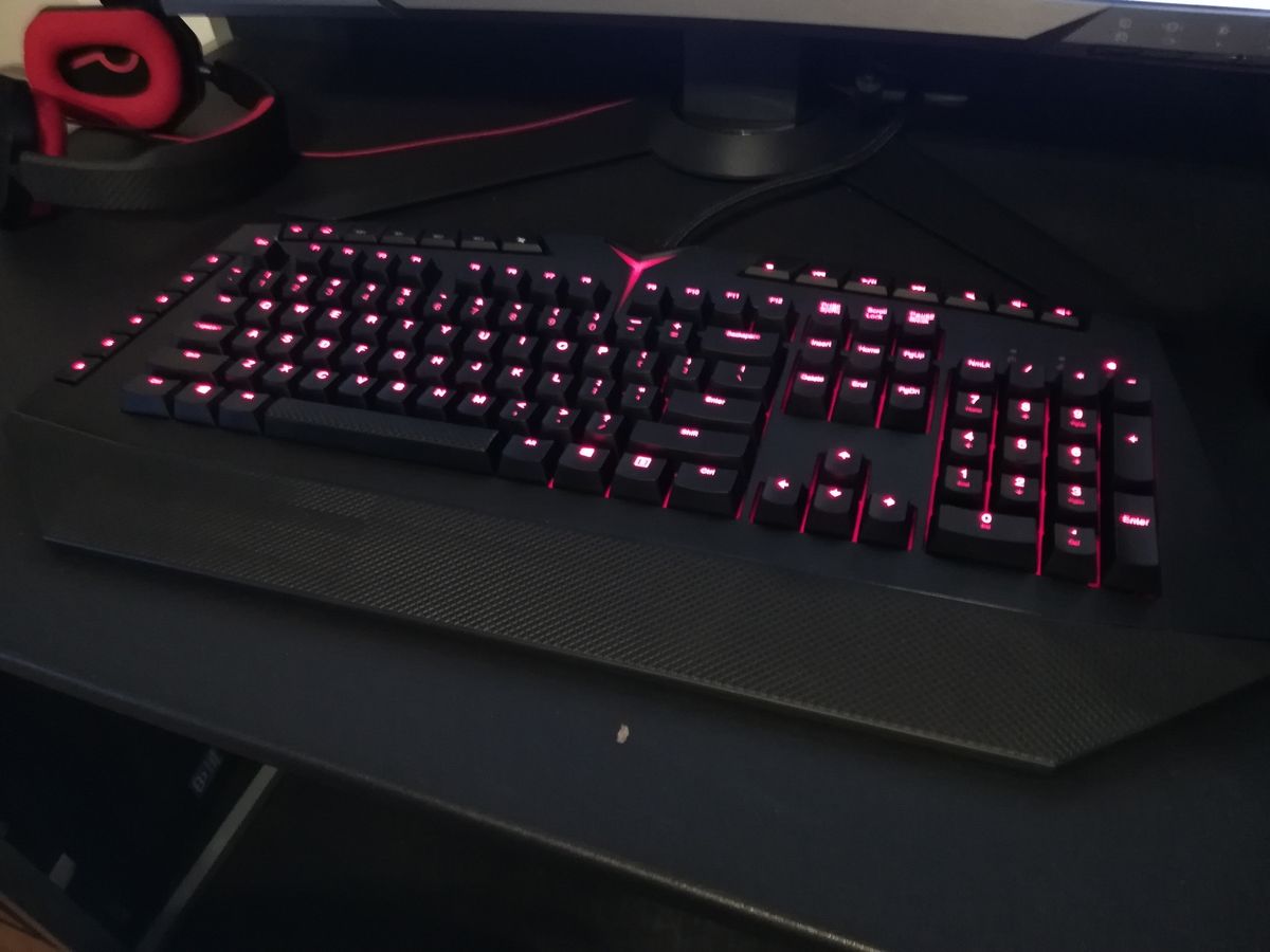 Klawiatura mechaniczna Lenovo Gaming Y. Sprzęt z wyższej półki w dobrej cenie