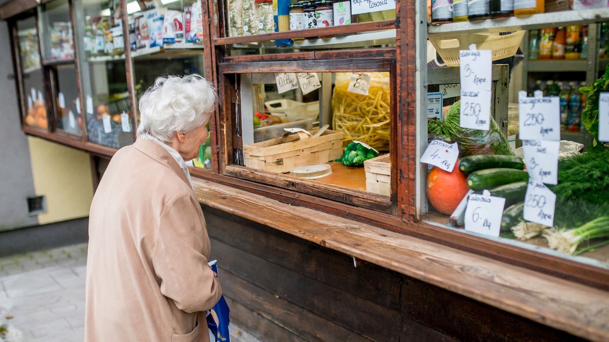 Emerytki z rocznika '53 nadal czekają na przepisy, które wyrównają ich świadczenia.