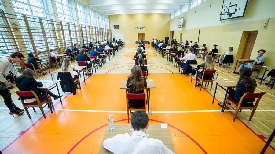 Na egzaminie maturalnym obowiązują przede wszystkim lektury oznaczone gwiazdką