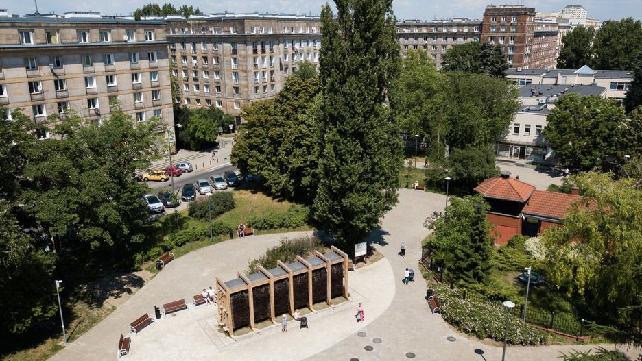 Plac Hallera z tężnią solankową