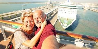 Emerytura to dla Polaka podróże i czas dla bliskich. Młodzi mniej boją się o pieniądze