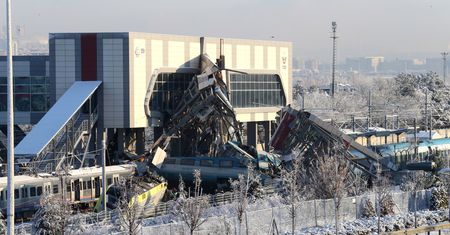 Turcja: tragiczne zderzenia pociągów. Wielu zabitych i rannych