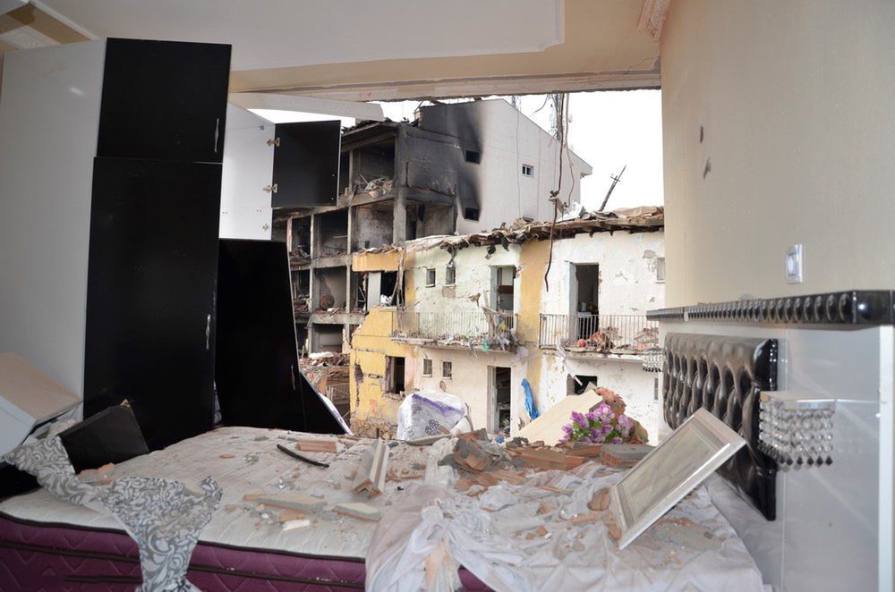 Krwawy atak w Turcji. Wysadzili posterunek i pół osiedla