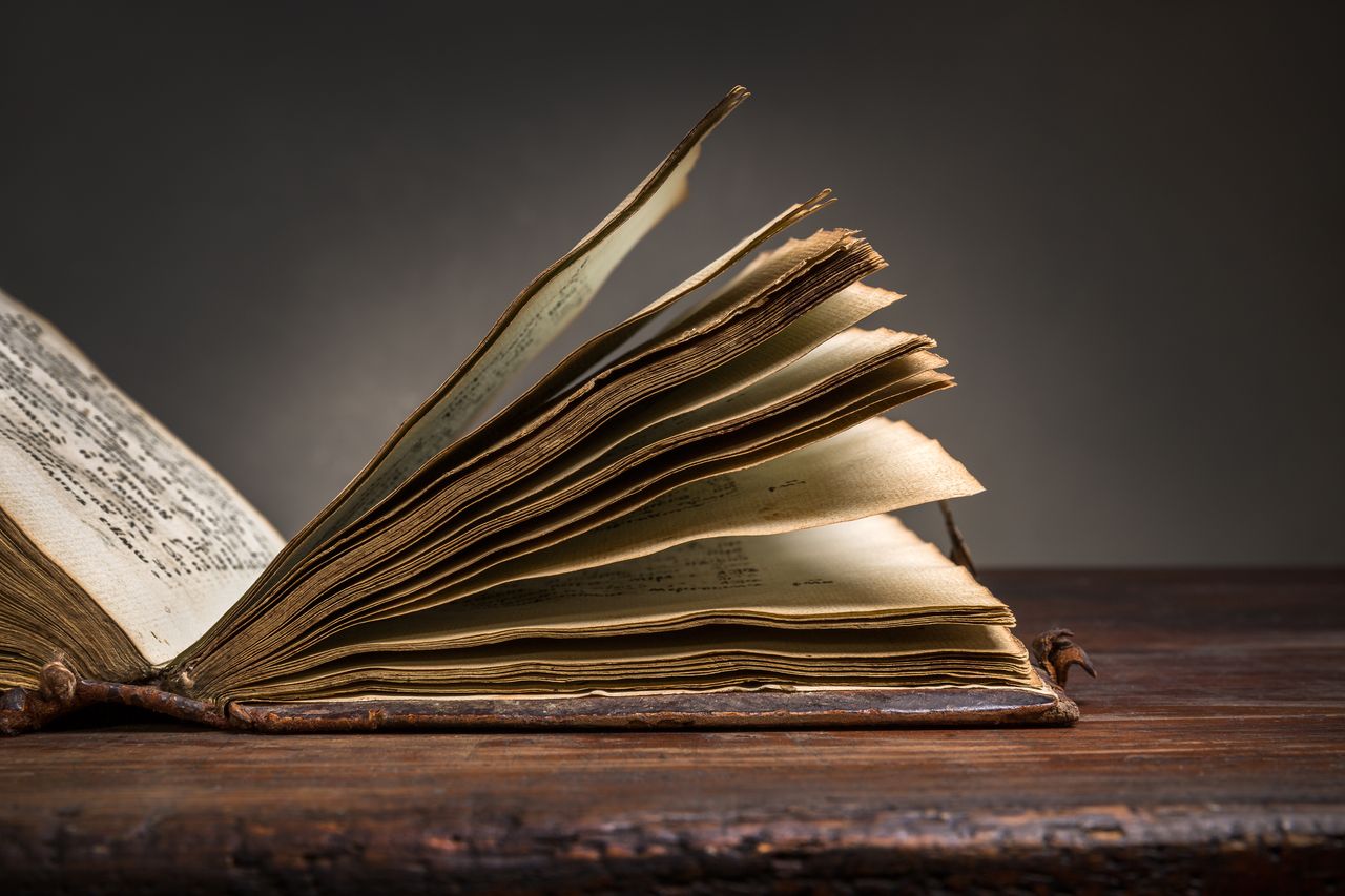 Uczyliśmy się ich w szkole. Rozpoznasz znane wiersze po wersie? 