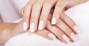 Paznokcie hybrydowe krok po kroku - jak zrobić manicure hybrydowy?