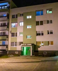 Turek. 19-latek usłyszał zarzut zabójstwa 9-letniego brata. Nieoficjalnie: zadał mu 17 ciosów nożem