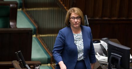 Mazurek apeluje o merytoryczny spór i dołącza mem. "Lepianka Wałęsy"