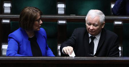 Scheuring-Wielgus uderza w Kaczyńskiego. Mazurek staje w obronie prezesa