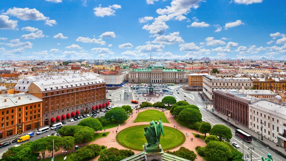 Otwarcie nieba dla tanich linii lotniczych to kolejny krok w rozwoju turystyki w nie tylko w Petersburgu, ale też Rosji