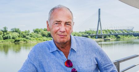 Karol Strassburger pracował kiedyś w cyrku. Niewiele osób o tym wiedziało