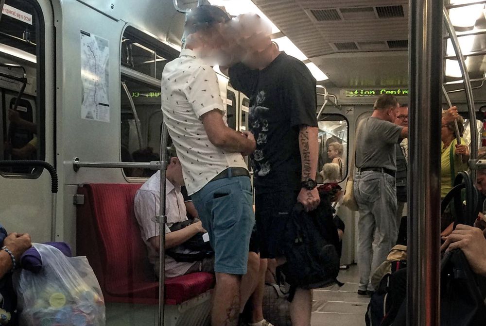 "Prawdziwy Polak" zatakował kobiety warszawskim metrze