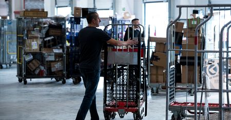 UPS Polska przeprowadza zwolnienia, wynika z ustaleń money.pl. Na razie chodzi o ok. 30 etatów