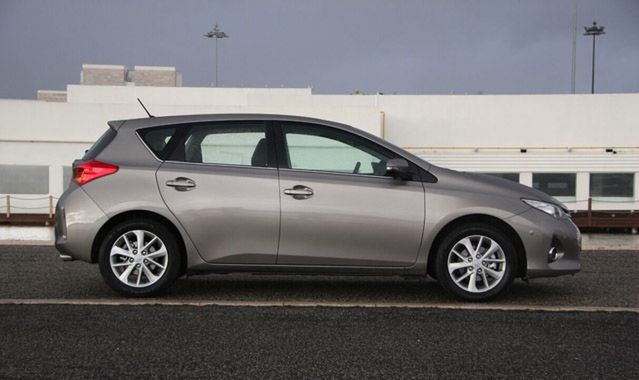 Toyota Auris liderem polskiego rynku w marcu 2013 roku