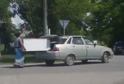 #dziejesiewmoto [364]: rodzinny przewóz i ewolucje koparką