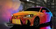 Muzyczny Lexus pokryty 41 999 diodami LED
