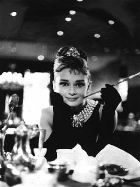 Audrey Hepburn - ikona kobiecości i stylu