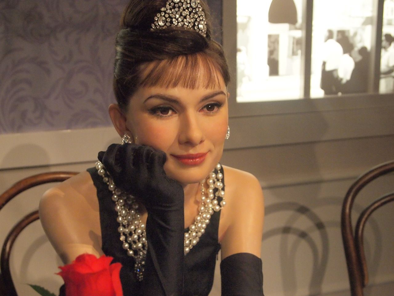 Legenda kina, ikona stylu, muza filmowców i jedna z najpiękniejszych gwiazd w Fabryce Snów - Audrey Hepburn 
