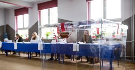 Zmiana w systemie głosowania w Polsce? "Skorzystają Kukiz, Korwin, Razem"