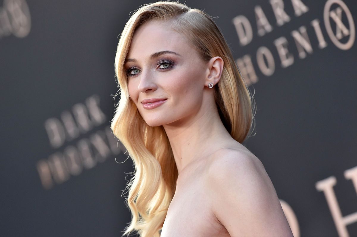 Podpita Sophie Turner pokazała obrączkę i powiedziała, co sądzi o millenialsach