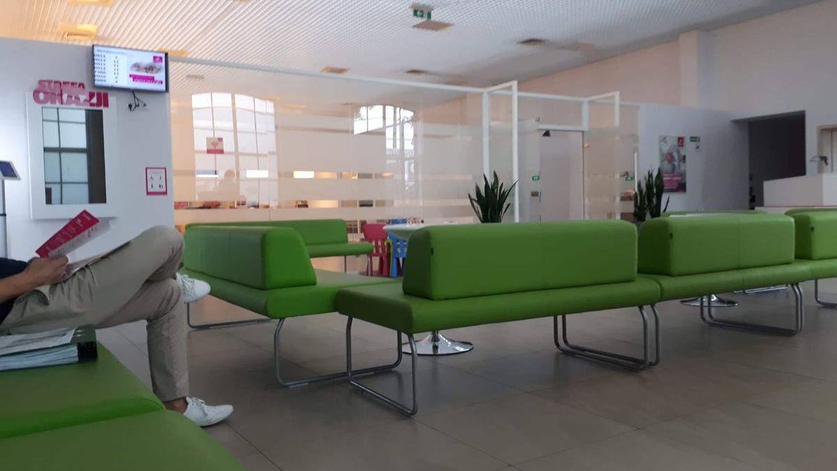 We wrocławskich Punktach Obsługi Klienta Tauronu szturmu przedsiębiorców we wtorek nie było. Tak wyglądała poczekalnia w jednym z nich