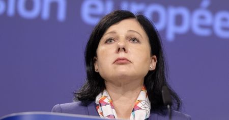 Zbigniew Ziobro i Julia Przyłębska spotkają się z wiceszefową Komisji Europejskiej. Vera Jourova przyjeżdża do Polski