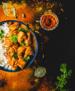 Indyjskie curry z kurczakiem. Rozgrzeje wasze żołądki i serca