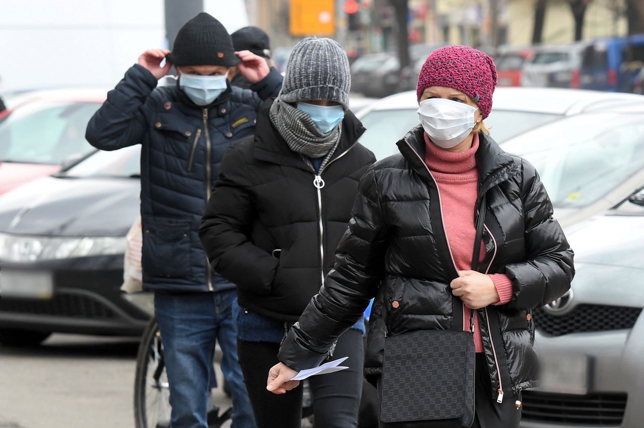 Strach przed koronawirusem. W Rawie Mazowieckiej dezynfekują wszystkie szkoły